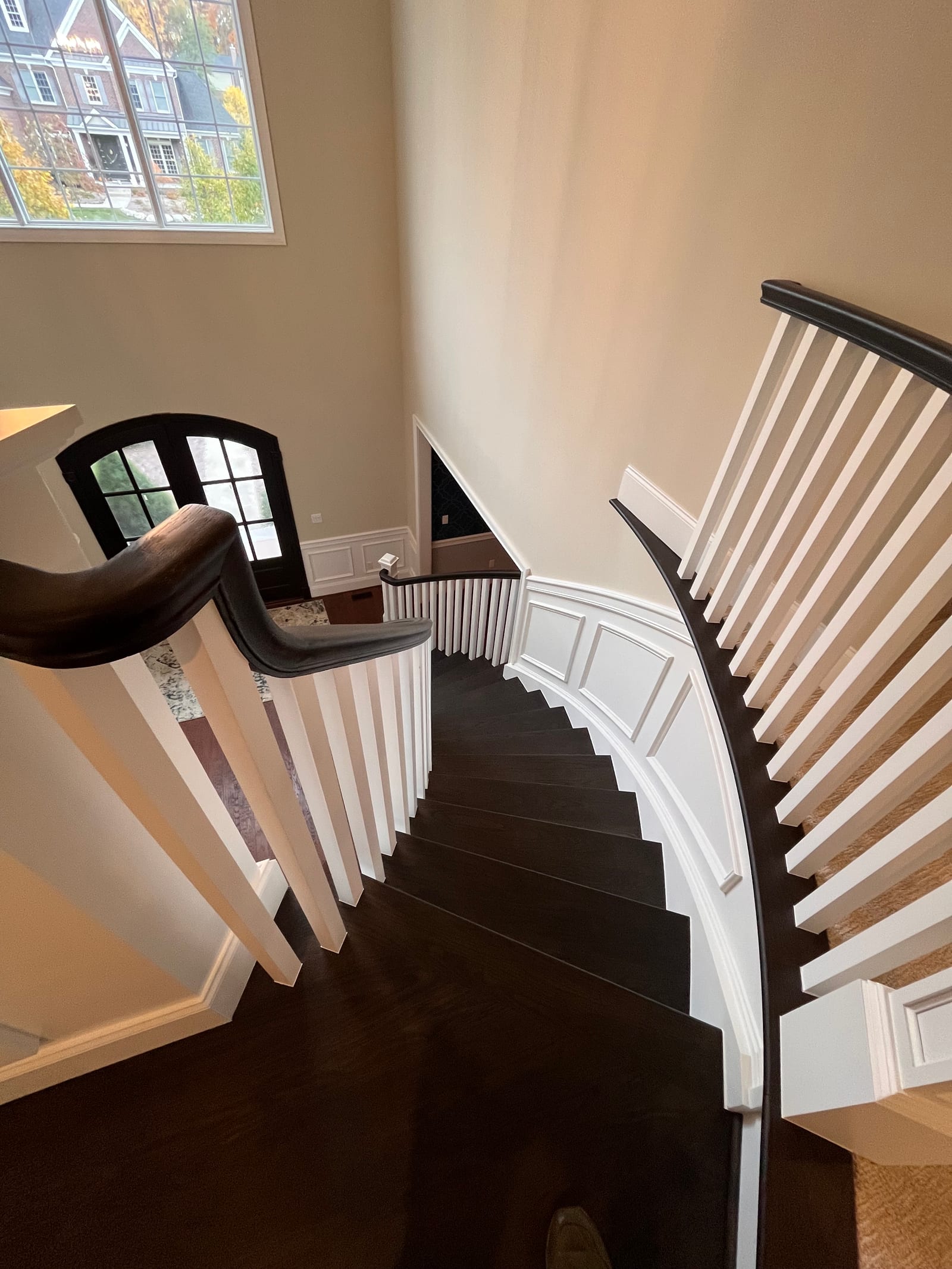 Open stringer staircase in white oak